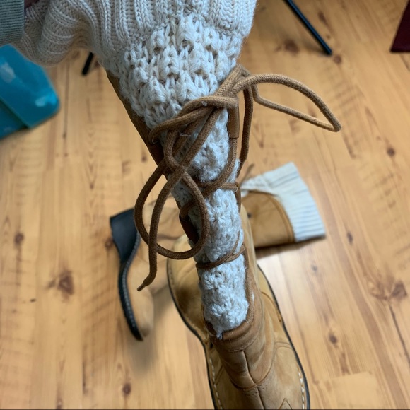 COPY - UGG Tan Skylar Wedge Knit Lace Up Boots size 9 - Picture 4 of 6